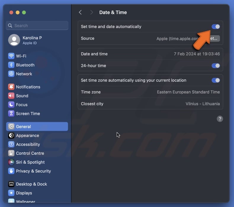 Set time and date automatically